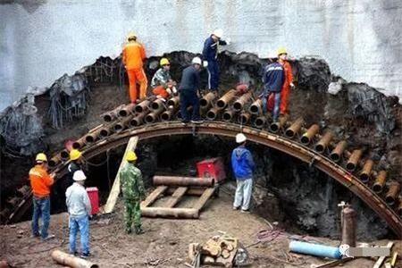 丰宁隧道钢花管支护案例